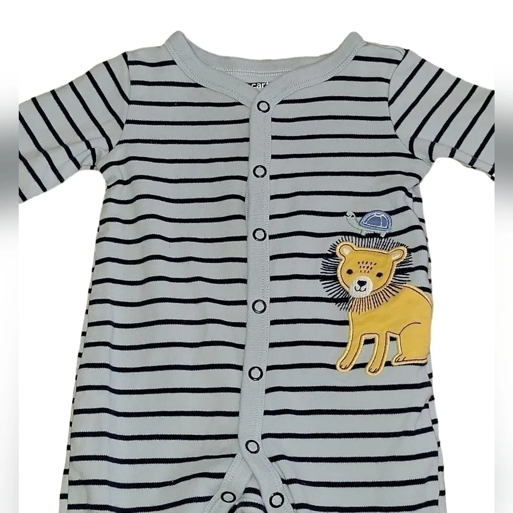 Carter’s size 6 months footie pajamas